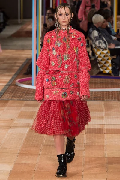 Look 17